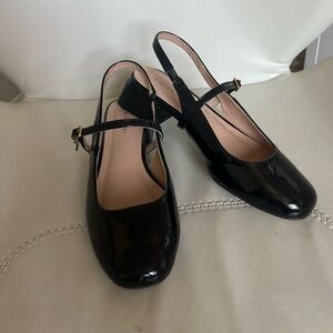Tahari shoes